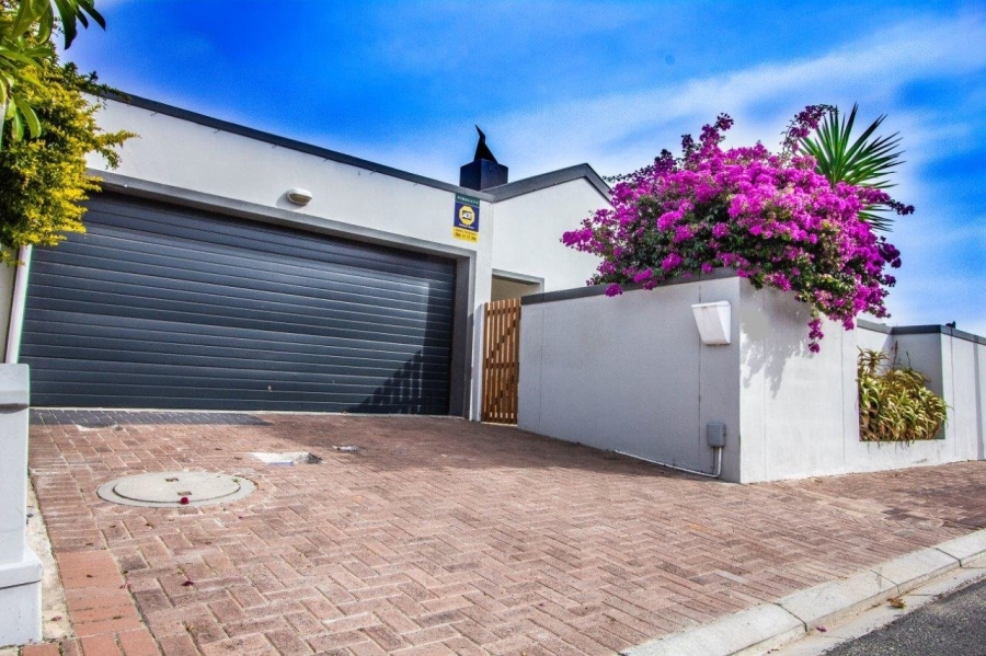 3 Bedroom Property for Sale in Parklands Western Cape